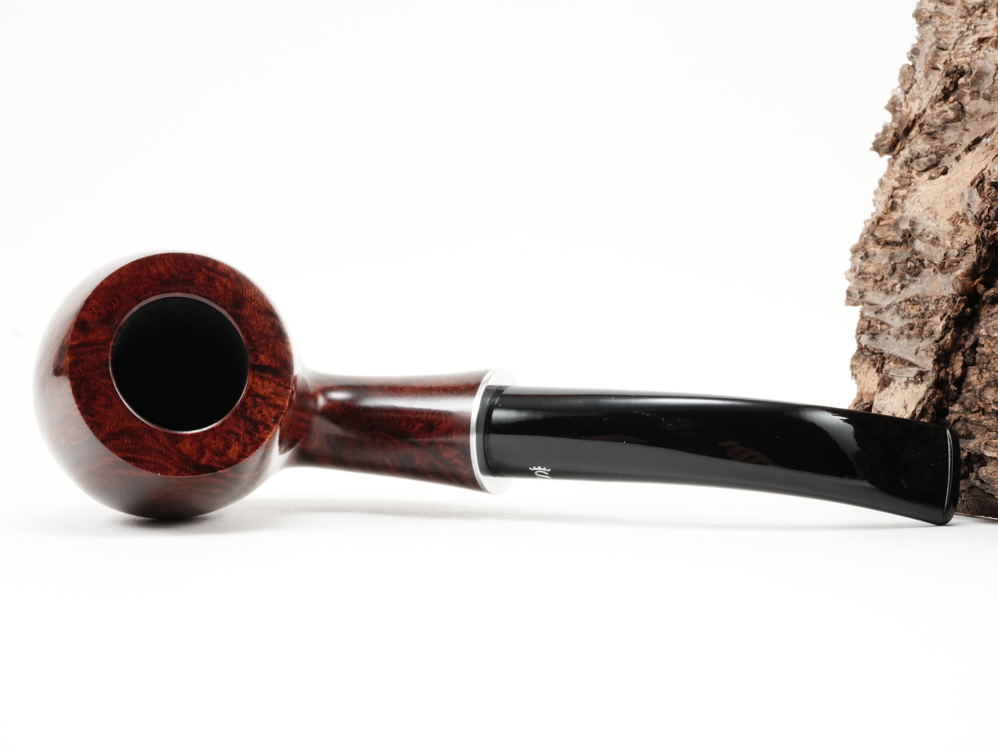 Flache Draufsicht auf die liegende Stanwell H.C. Andersen Braun 7 mit dunkelbrauner Maserung und kurzem Mundstück