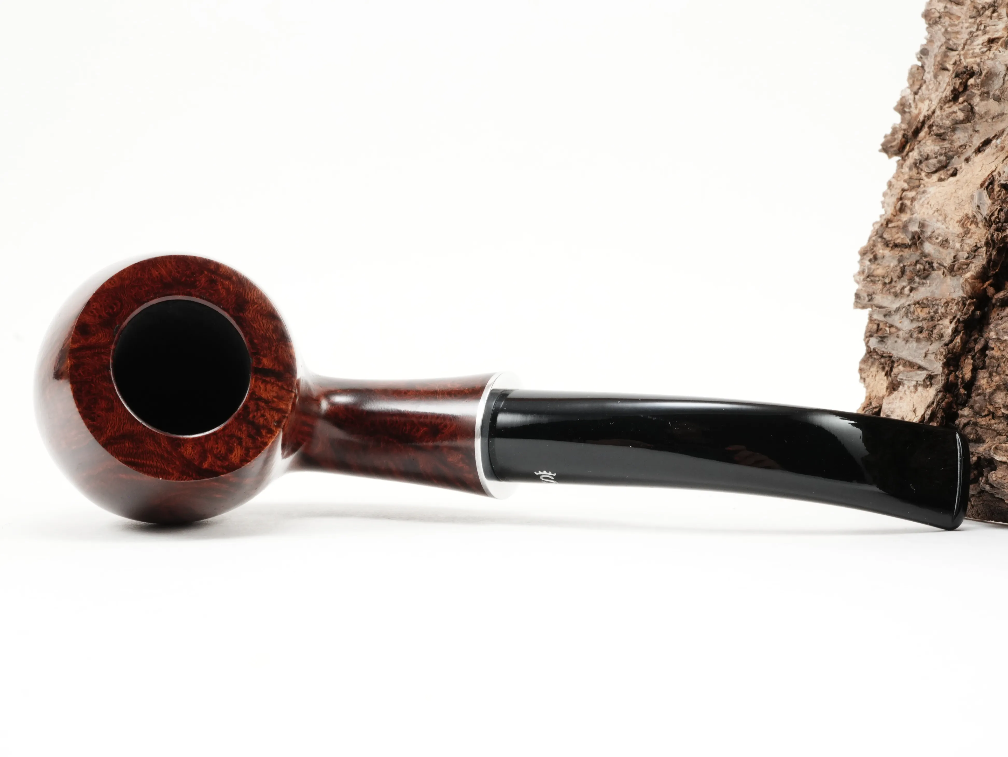 Flache Draufsicht auf die liegende Stanwell H.C. Andersen Braun 7 mit dunkelbrauner Maserung und kurzem Mundstück