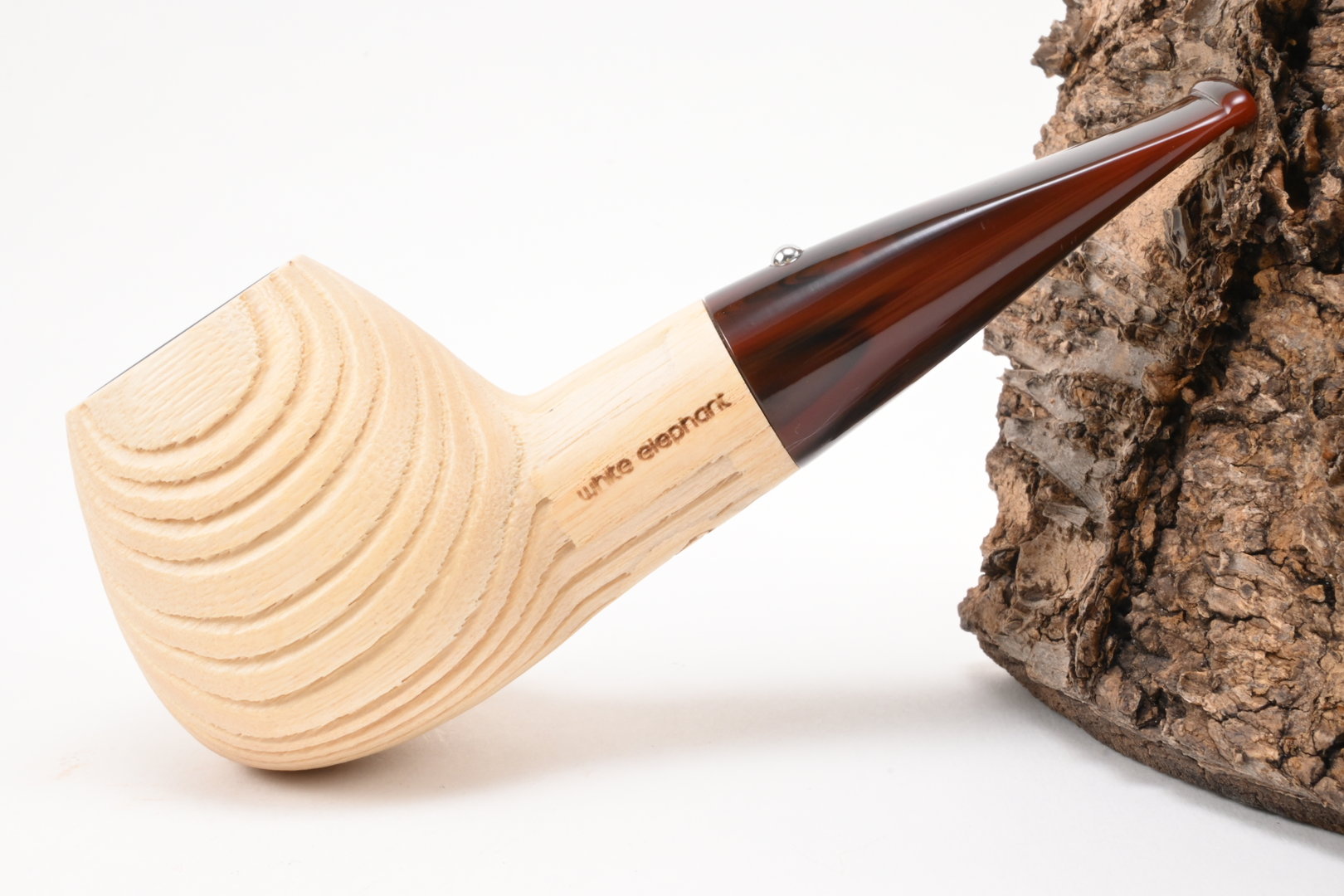 white_elephant_pipe_pfeife_etosha_5_2