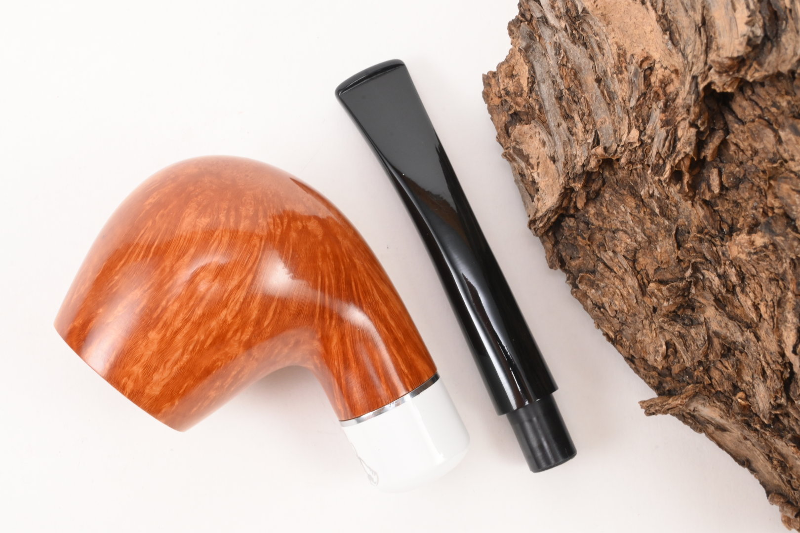 white_elephant_pipe_pfeife_kenya_light_16_9