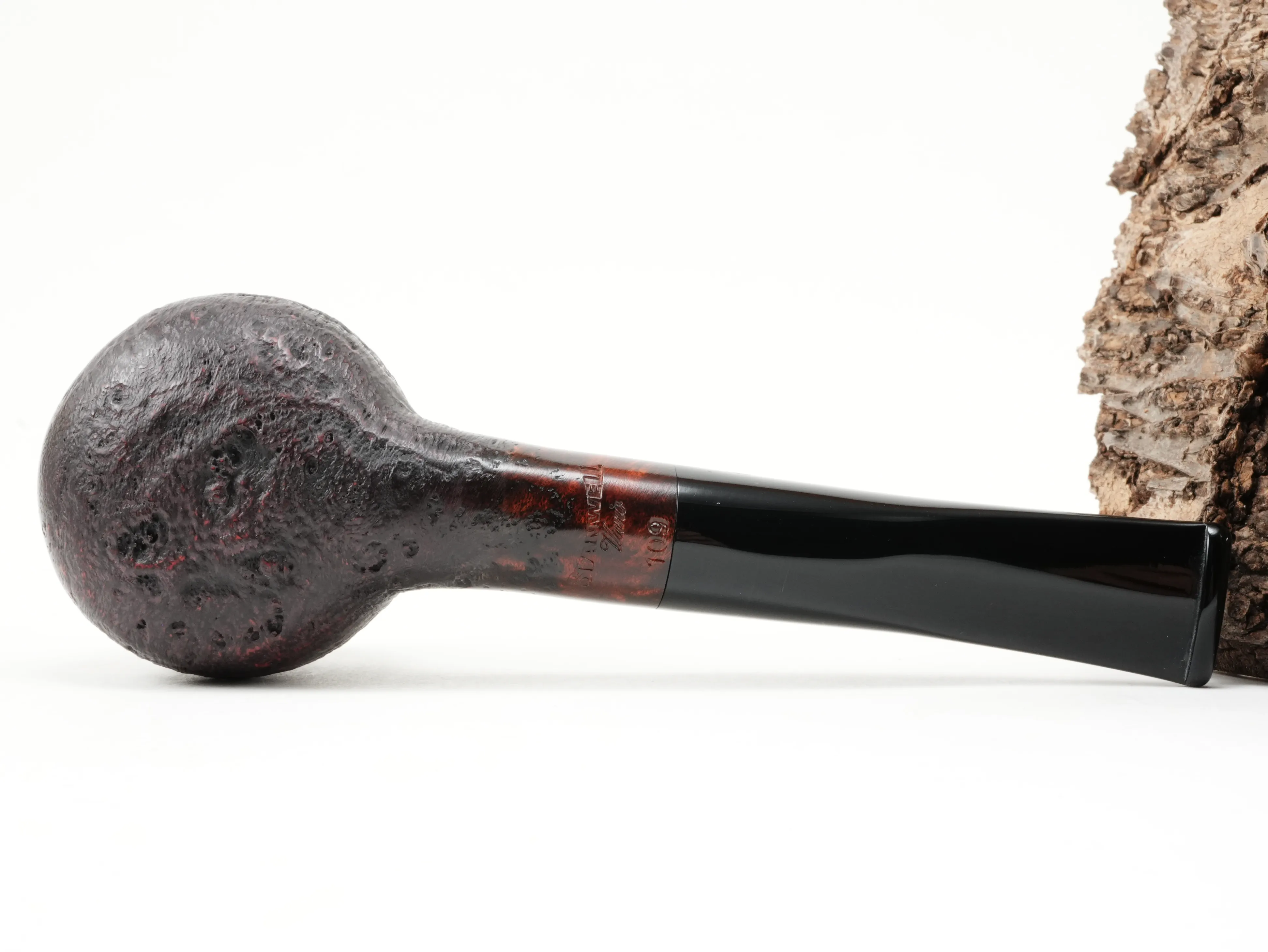 Unterseite der Stanwell Vario 109 Pfeife mit glatt polierter Fläche und Stempelung Stanwell Vario 109