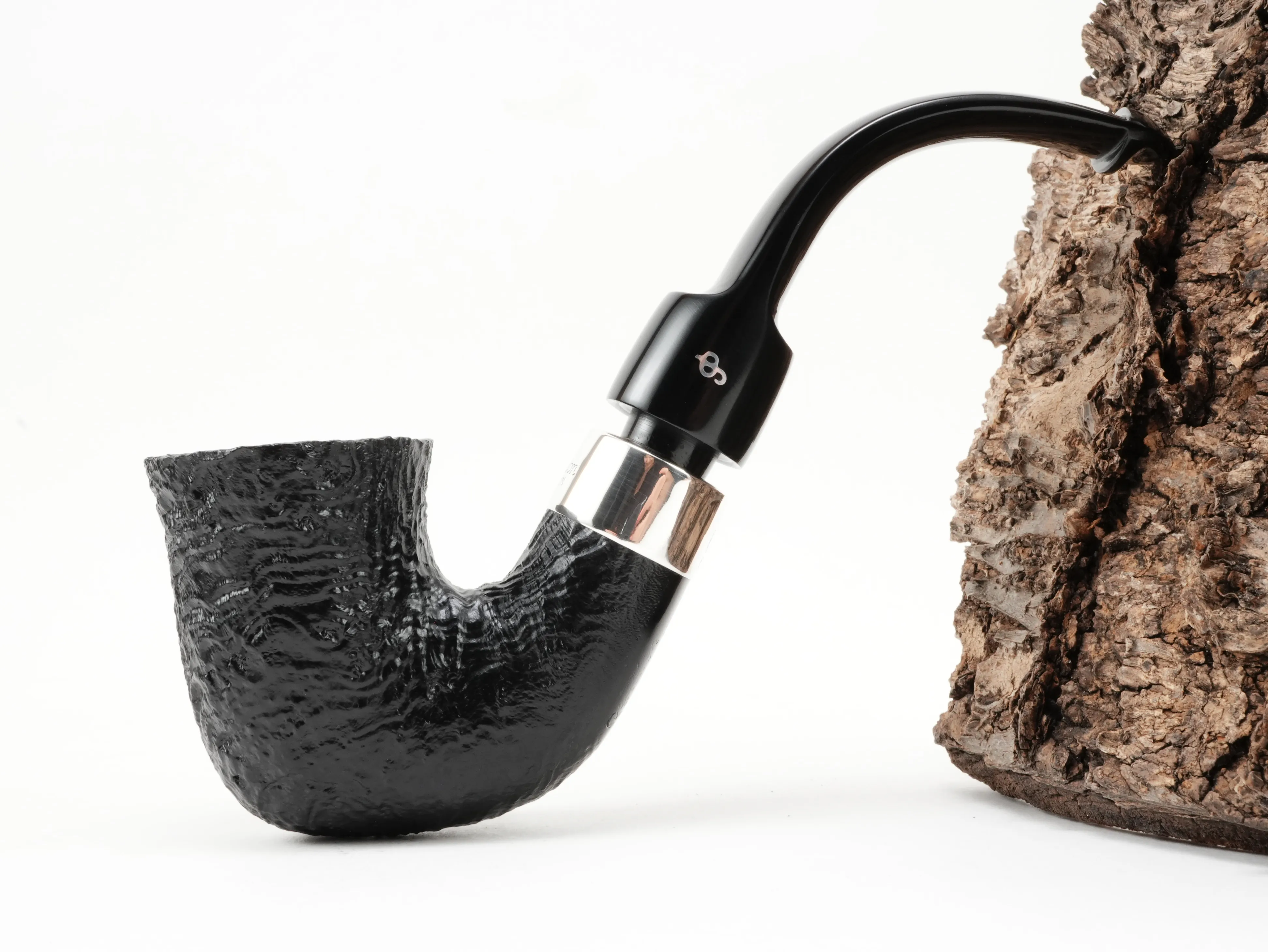 Seitenansicht der Peterson Deluxe System XL5s Bent-Pfeife mit klassischer System-Lücke am Silberring
