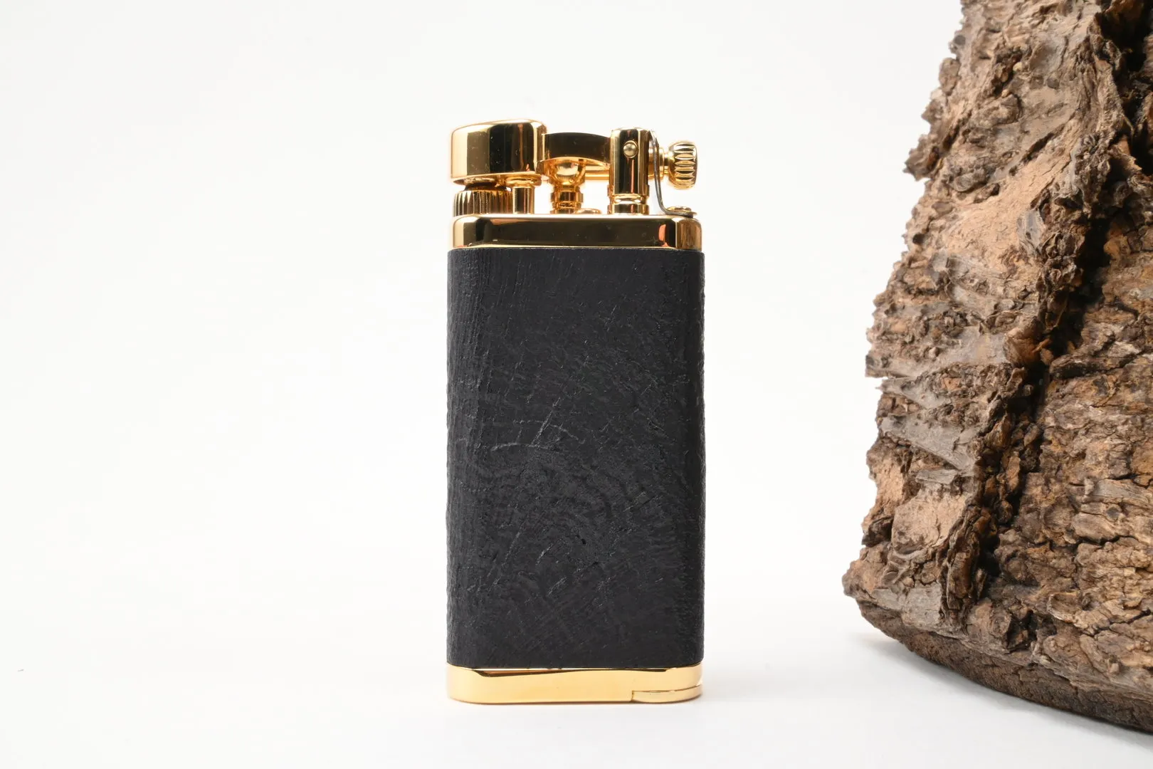 im_corona_64-5003_old_boy_pipe_lighter_3