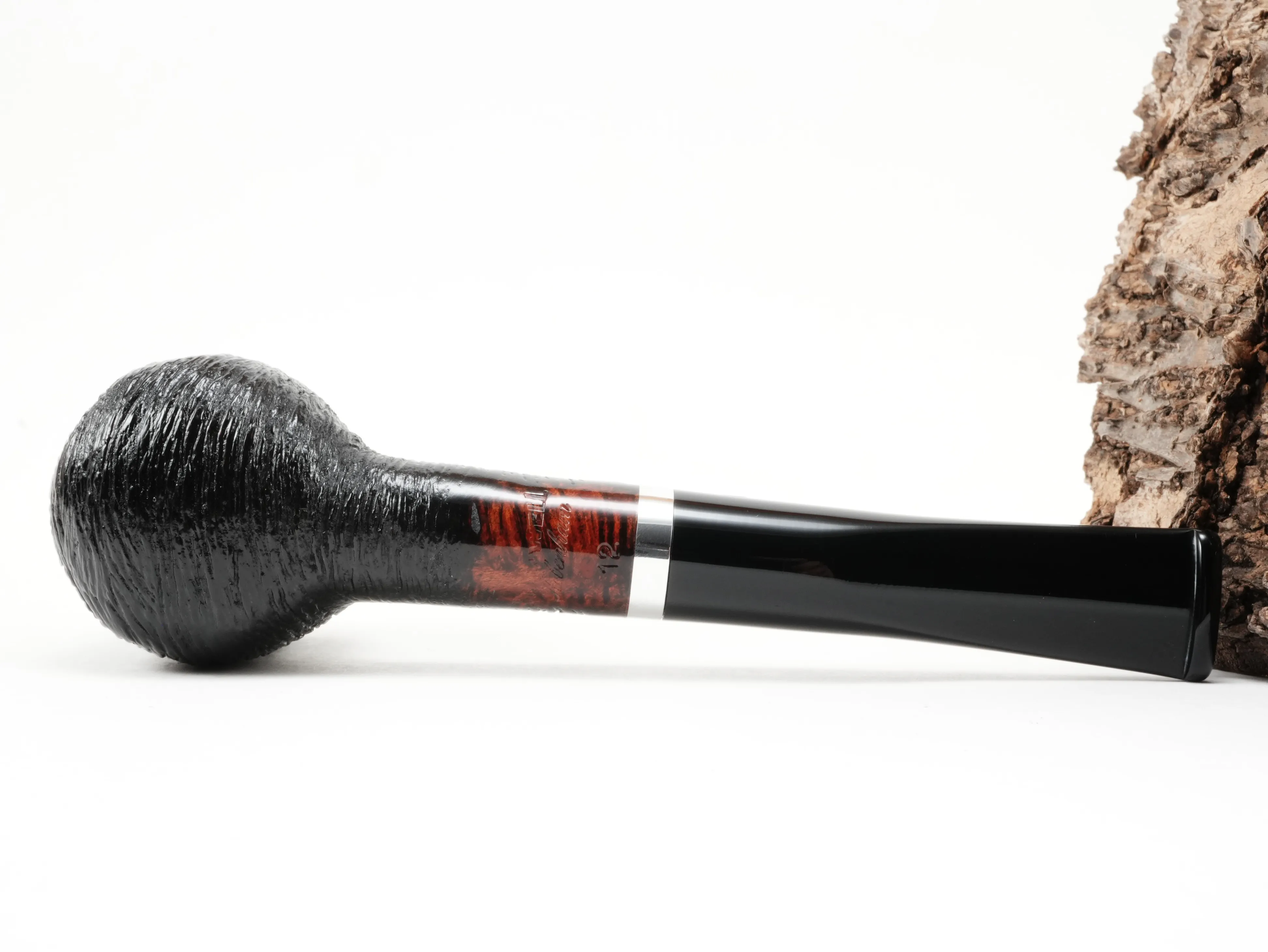 Unterseite der Stanwell København Brushed 12 Pfeife mit glatter rötlicher Fläche und Stempelung Stanwell København 12