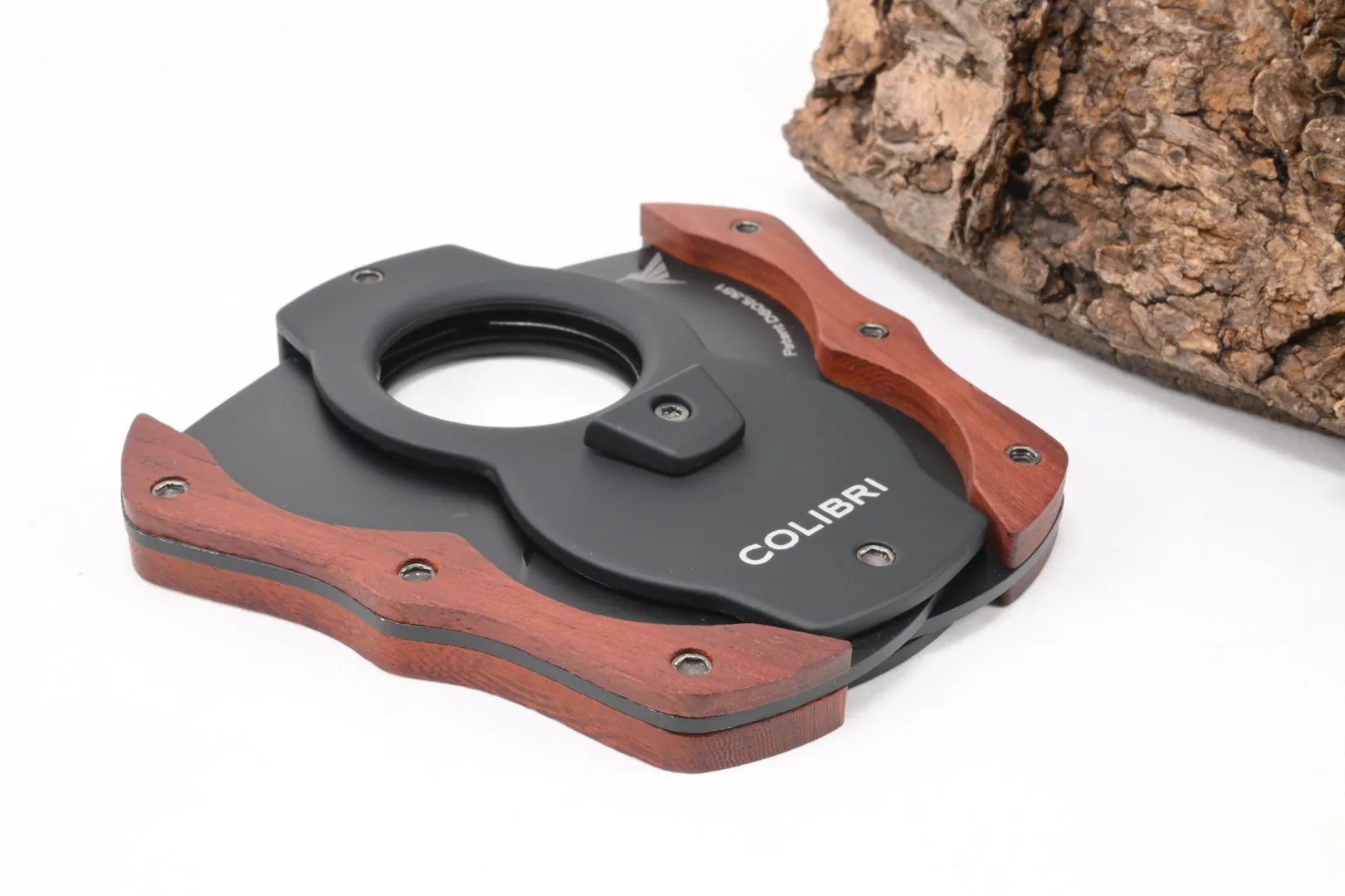 Colibri_Zigarren_Cutter_Wood_Rot_3
